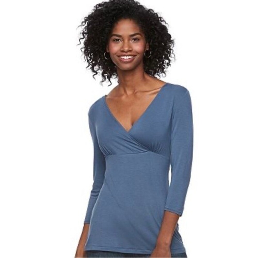 A:glow nursing maternity surplice top size XL